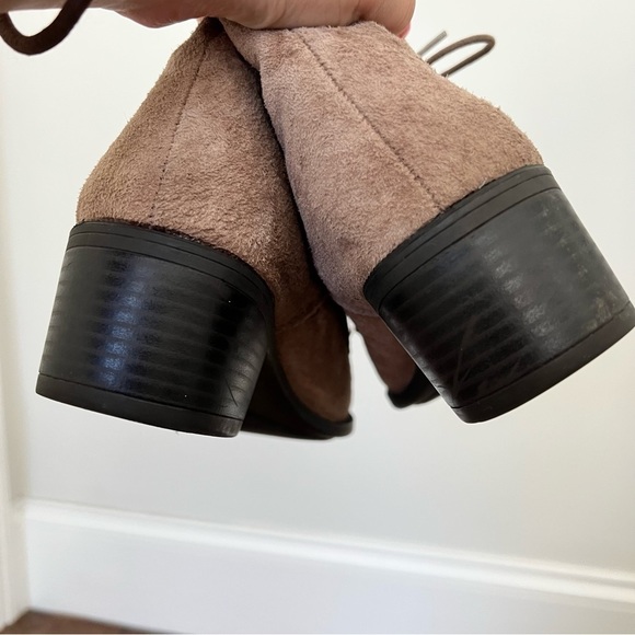 White mountain Brown suede booties lace up size 7.5 made in China leather - Picture 9 of 9
